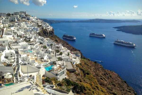 Santorini Highlights Tour with Wine Tasting