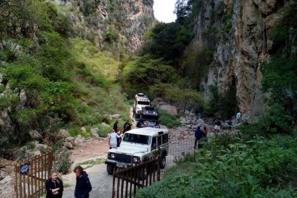 Destination Platanias Privat Jeep Tur Till de Vita bergen och Samaria fr&aring;n ovan