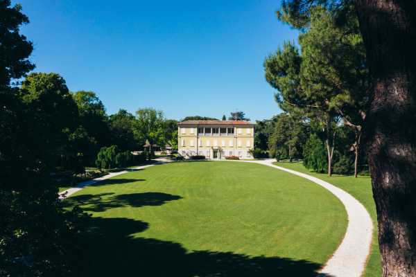 Visit to the Villa Abbondanzi Park