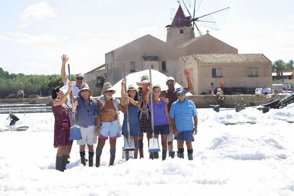Visita guidata delle Saline di Marsala e raccolta del sale