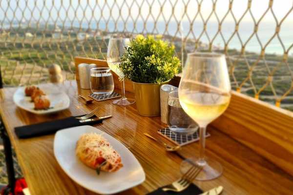 'Chasing the Sunset' Lighthouse Dining Experience in Aruba