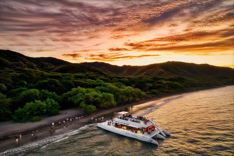 Tour Guanacaste Excelsior Trimaran Sunset Cruise