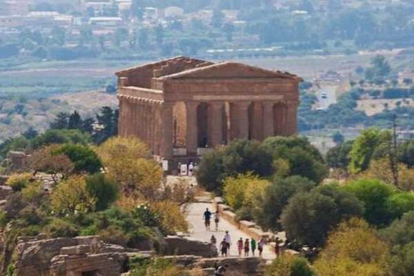 Visita guidata di Agrigento e Piazza Armerina, da Catania e Taormina