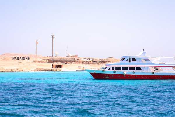 Paradise Island Tour from Makadi Bay