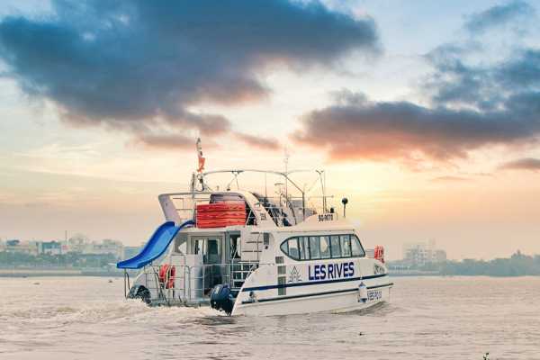Saigon Sunset Cruise by Yacht