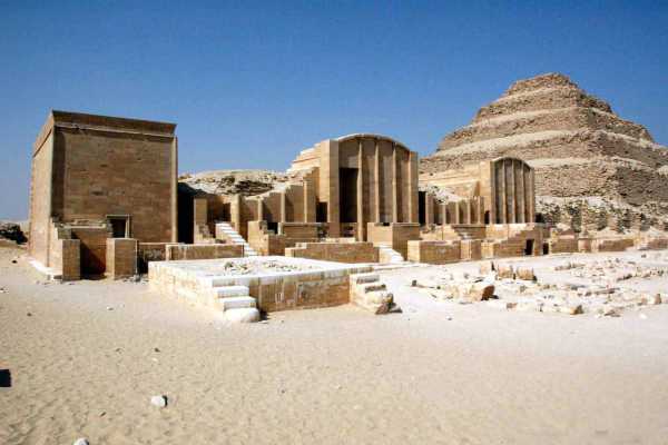 Day trip to Giza Pyramids and Sakkara from Makadi