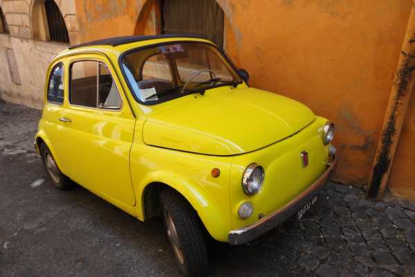 Tour serale della Riviera dei Ciclopi in auto d'epoca