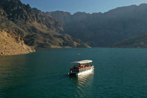 Family Boat - Wadi Dayqah