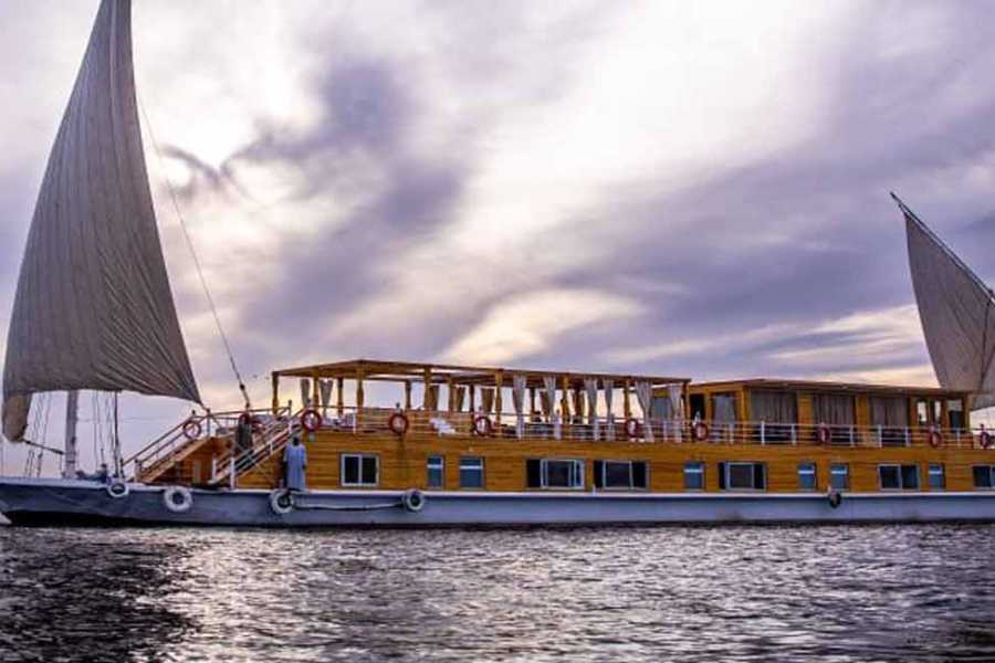 Marsa alam tours 12 day Egypt tour package with Dahabiya