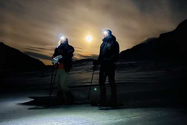 Full Moon Snowshoeing on Diavolezza - Private Tour