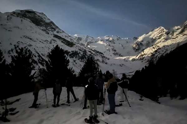 Full Moon Snowshoeing Muottas Muragl or Morteratsch Glacier - Private Tour