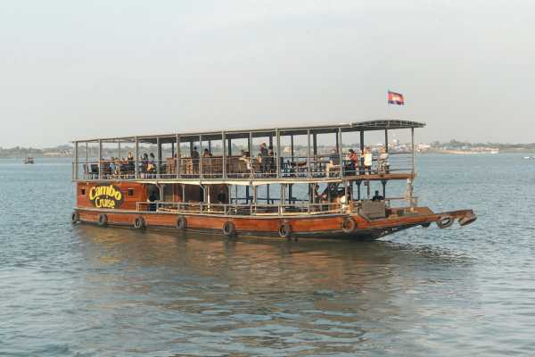 Sunset and Dinner Cruises w/Live Music, 5pm & 6pm; Free Pickup Available