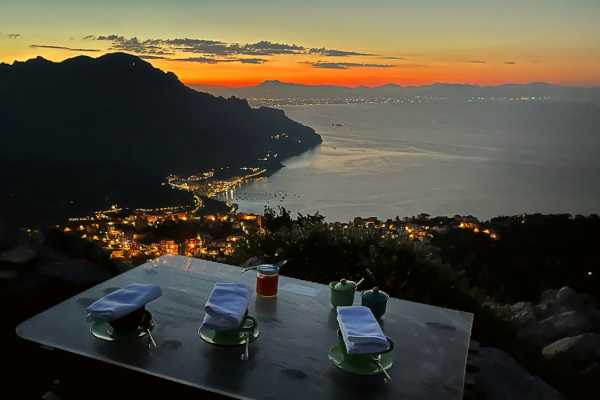 Sunrise Hike and Breakfast on Ravello Hills