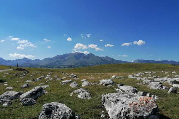 Sedlo Pass and Devil's Lake E bike tour