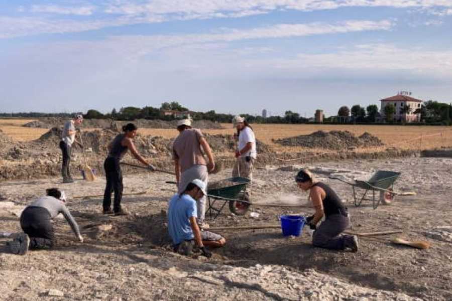 Discover Cervia (ERW) Arch&auml;ologie-Pillen - Radfahren bei den Ausgrabungen im alten Cervia