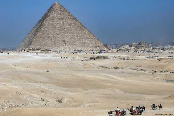 EMO TOURS EGYPT Is there a Possibility for the Car to enter the Pyramids Area ?