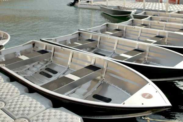 Electric Boat Rental @ AlNamas