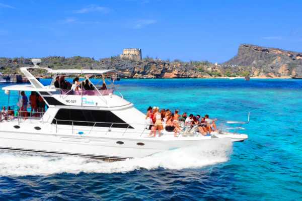 HALF DAY PRIVATE YACHT CRUISE & SNORKEL with "PARANDA"