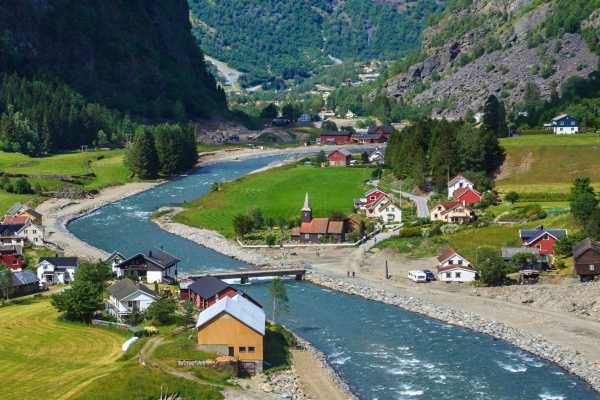 Fl&aring;m Private Stegastein Viewpoint & N&aelig;r&oslash;y Valley