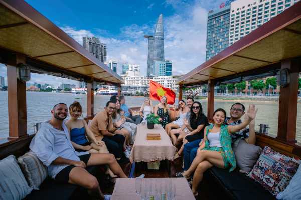 Saigon River Luxury Cruise w/ host and Onboard bar