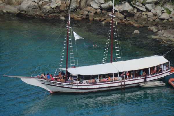 PICKUP IN BUZIOS + ARRAIAL SCHOONER CRUISE + LUNCH