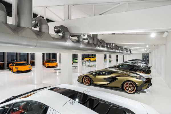 Lamborghini: ti portiamo nella leggenda!