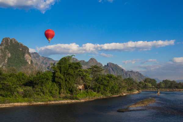 Vang vieng popular tour