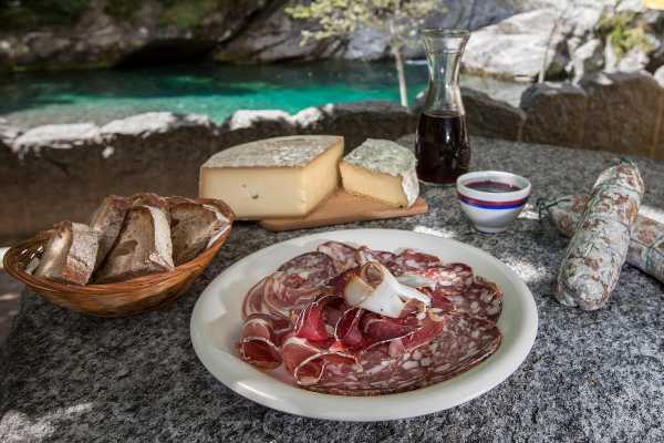 Valle Maggia - Exploring Ticino's original Grottos
