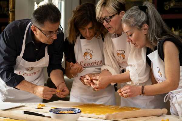 Cooking class tradizionale in centro a Bologna