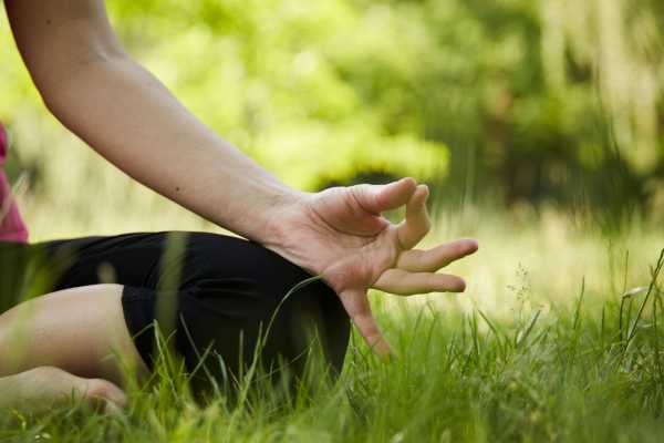 YOGA A PIEDI NUDI