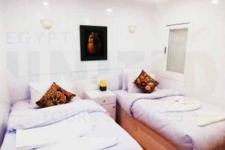 Tours to Egypt Three Pyramids Dahabiya Nile sailing Holiday 2024/2025