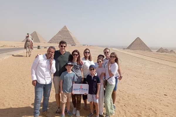 Excursie to giza pyramids,sakkara and Dahshour