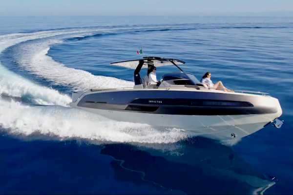 INVICTUS GT280s Yacht, Private Cruise