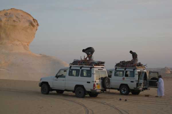 Budget White Desert Camping tour deluxe tours