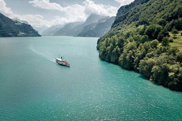 Lake Uri Cruise - Roundtrip from Brunnen to Fl&uuml;elen