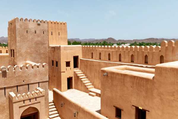 Public Holiday Explorer: Nizwa Region Edition