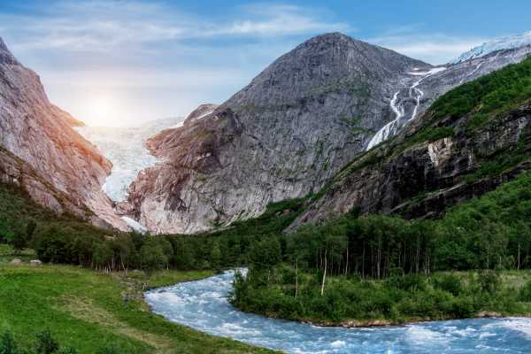 Nordfjordeid The Amazing Briksdal Glacier