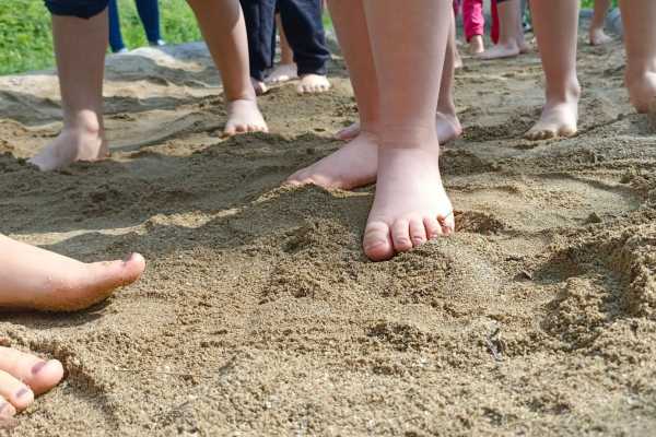 CACCIA AL TESORO A PIEDI NUDI