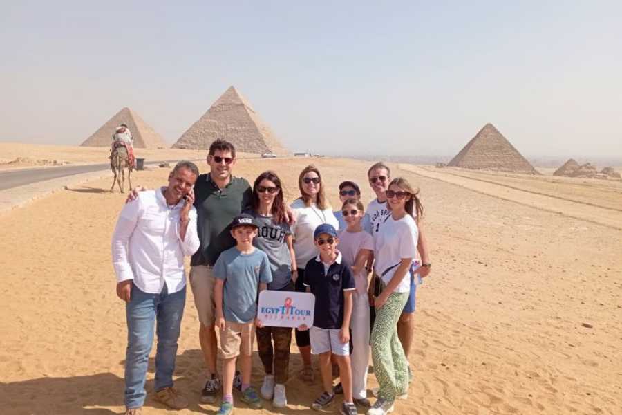 Egypt Tour packages Tour to Giza Pyramids from Alexandria Port.