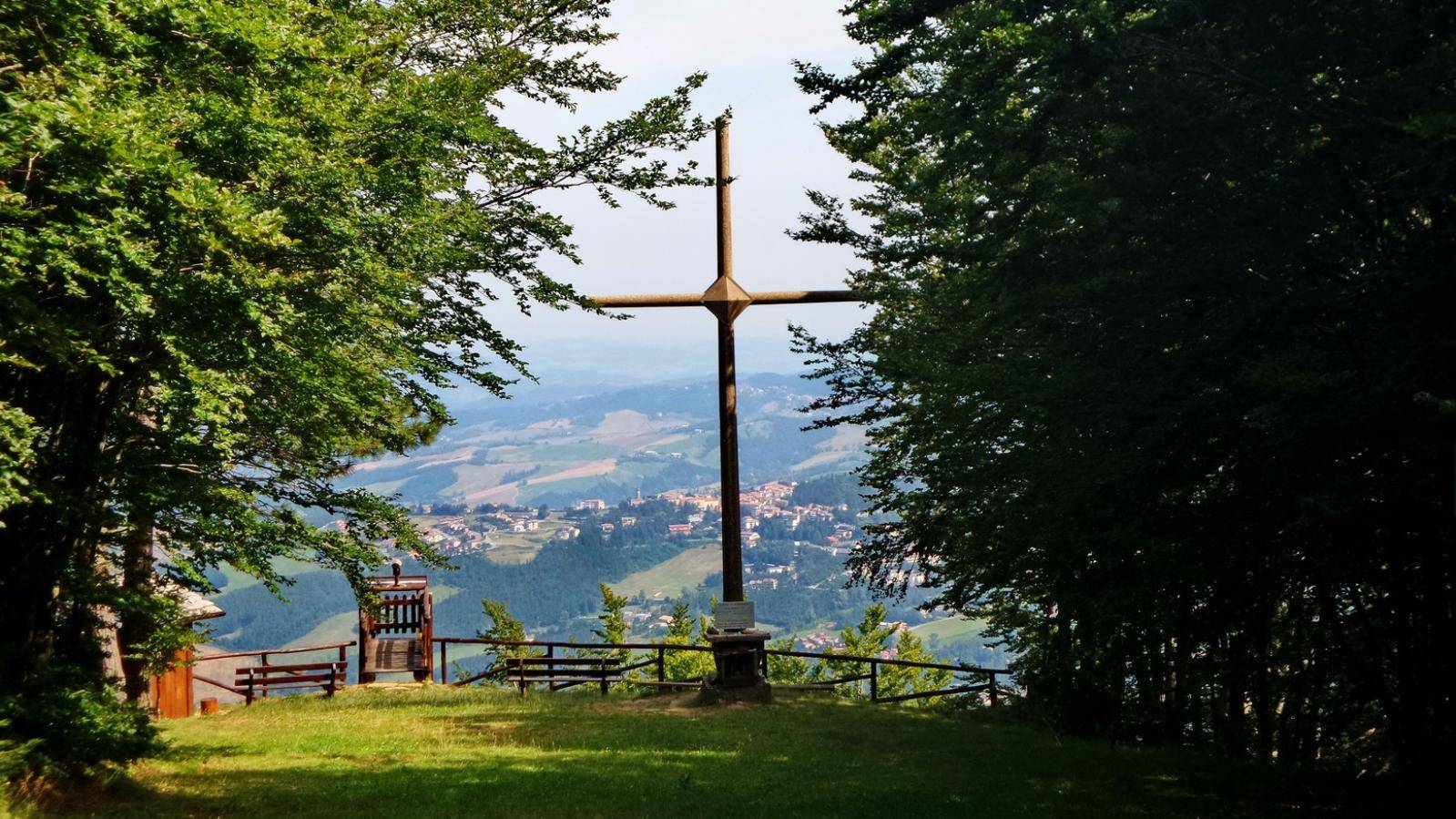 Astronomical trek through the woods of Monghidoro