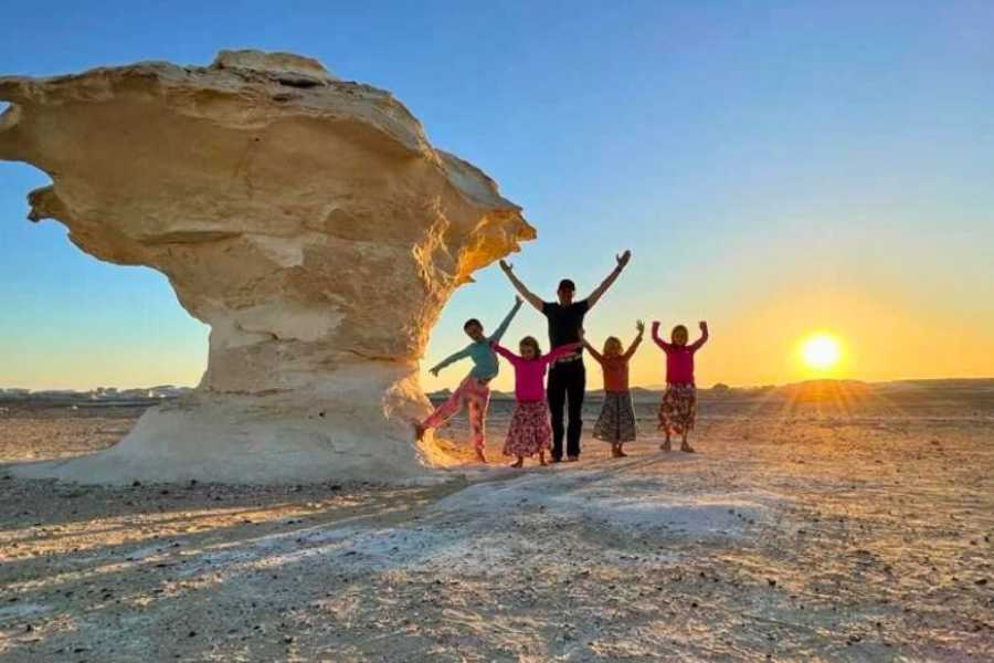 Egypt Tour packages 4 Days Trip Giza and the white desert from Cairo