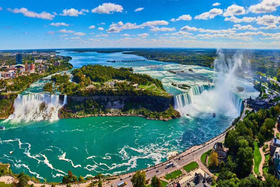 Dream Vacation Tours 7-DAY NIAGARA FALLS & QUEBEC CITY DREAM TOUR FROM PEI & NB