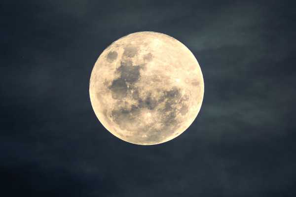 GUARDA CHE LUNA !