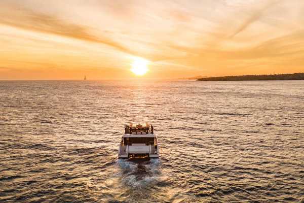 Caribbean Sunset Celebration &ndash; Luxury Catamaran Experience