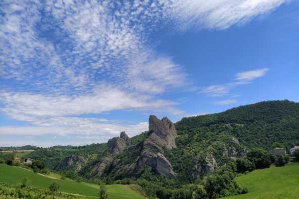 Escursione Sospesa &ndash; Trekking tra suggestivi Sassi di Roccamalatina