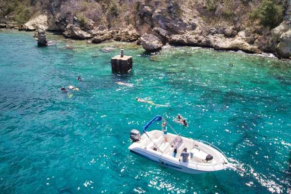 Private 3&ndash;4 Hour Boat Tour: Swim, Snorkel & Board