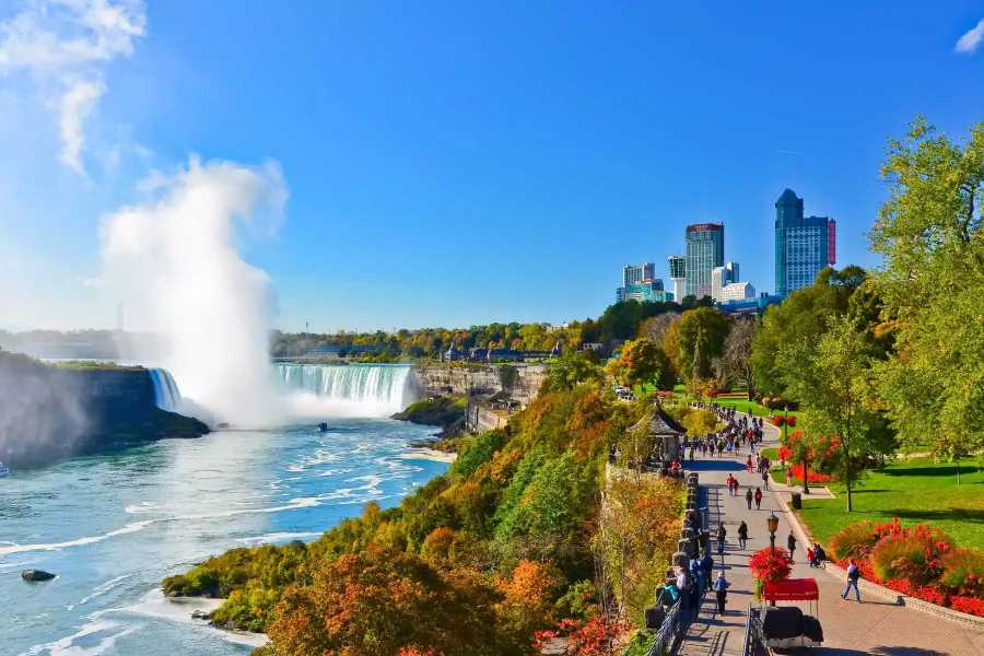 Dream Vacation Tours 8-DAY NIAGARA FALLS & QUEBEC CITY DREAM TOUR FROM PEI & NB