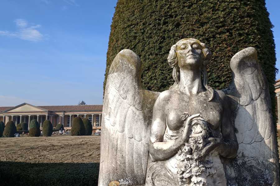 Modenatur Visita al cimitero di San Cataldo