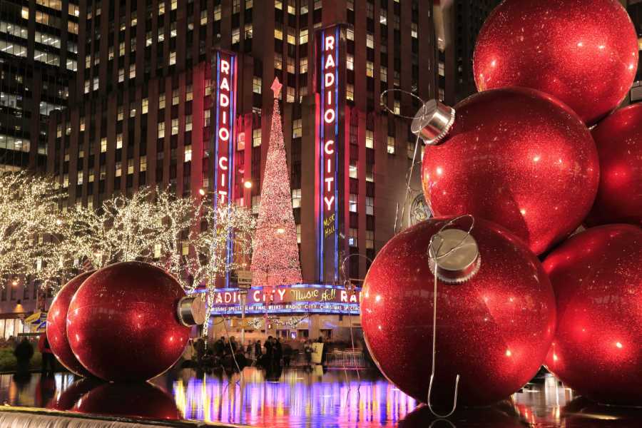 Dream Vacation Tours NYC CHRISTMAS LIGHTS  LUXURY DREAM TOUR FROM NS & NB