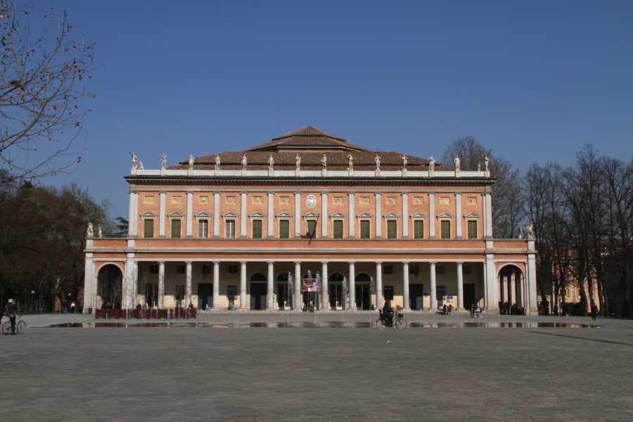 Itinere srl (ERW) SCENOGRAFIE URBANE: L'OTTOCENTO TRA ARTE E ARCHITETTURA - Visita guidata per adulti in lingua italiana